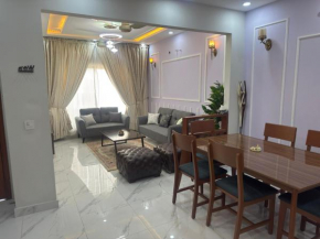 Luxury 3BR House with Brand New Interior